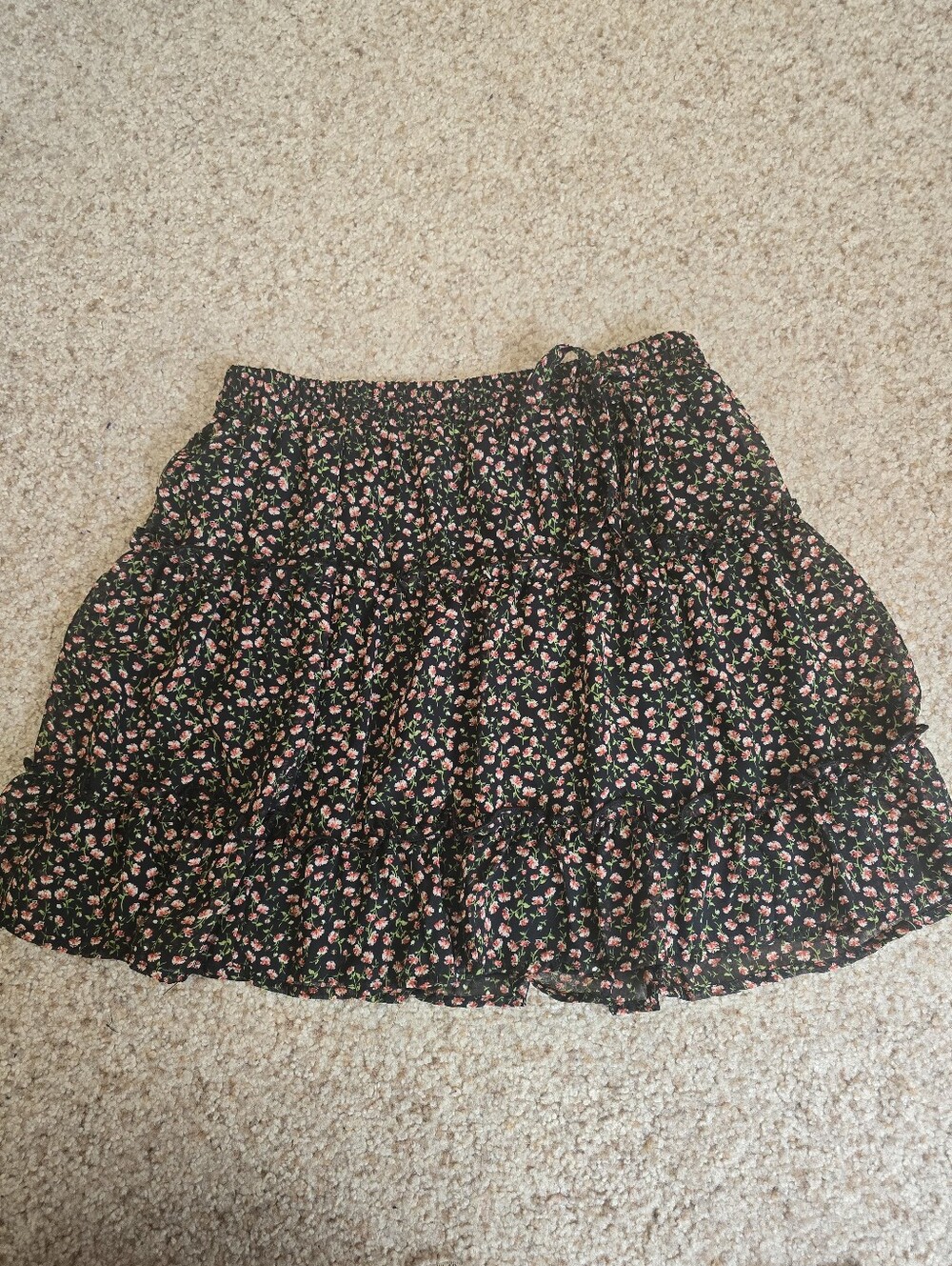 Sienna Sky Tiered Flowy Skirt - Black/Red/Green, size Medium